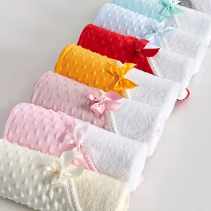 Toalha de banho para Bebé relevo Topitos - 80x80cm