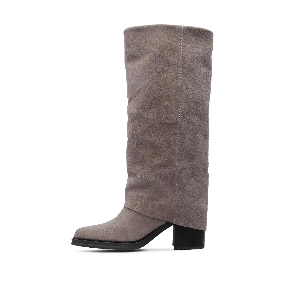 Bota Salto Médio Mulher Camurça Taupe - Image 3
