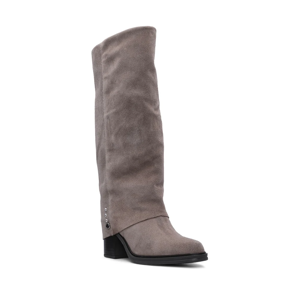 Bota Salto Médio Mulher Camurça Taupe - Image 4
